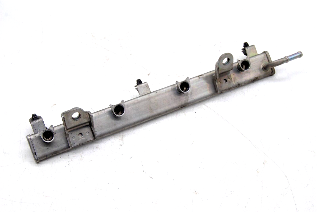 FUEL INJECTOR RAIL FOR SUZUKI SWIFT LIANA SX4 1.3 1.5 16V M13A