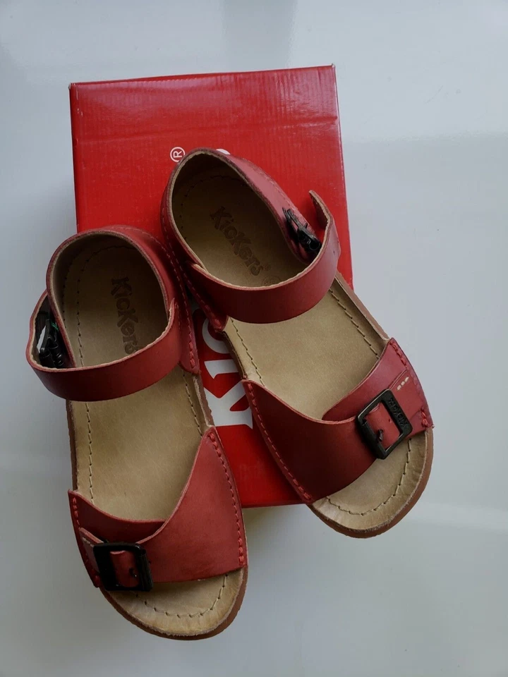 Kickers Pastille1 Girls Boys Buckled Red Leather Open Toe Shoes Sz Eur 32 US 1  - Image 2 of 4