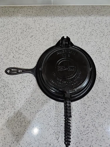 Griswold No. 8 American Cast Waffle Irons. 885 Iron w/ 975 Base