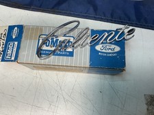 Nos 1964 1965 1966 1967 Comet Caliente Fender Quarter Emblem Script