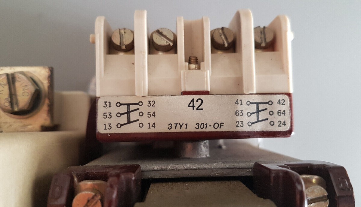 Siemens Schaltschütz 3TA26 – 4NO + 2NC, 220V AC, 150A, Gebraucht