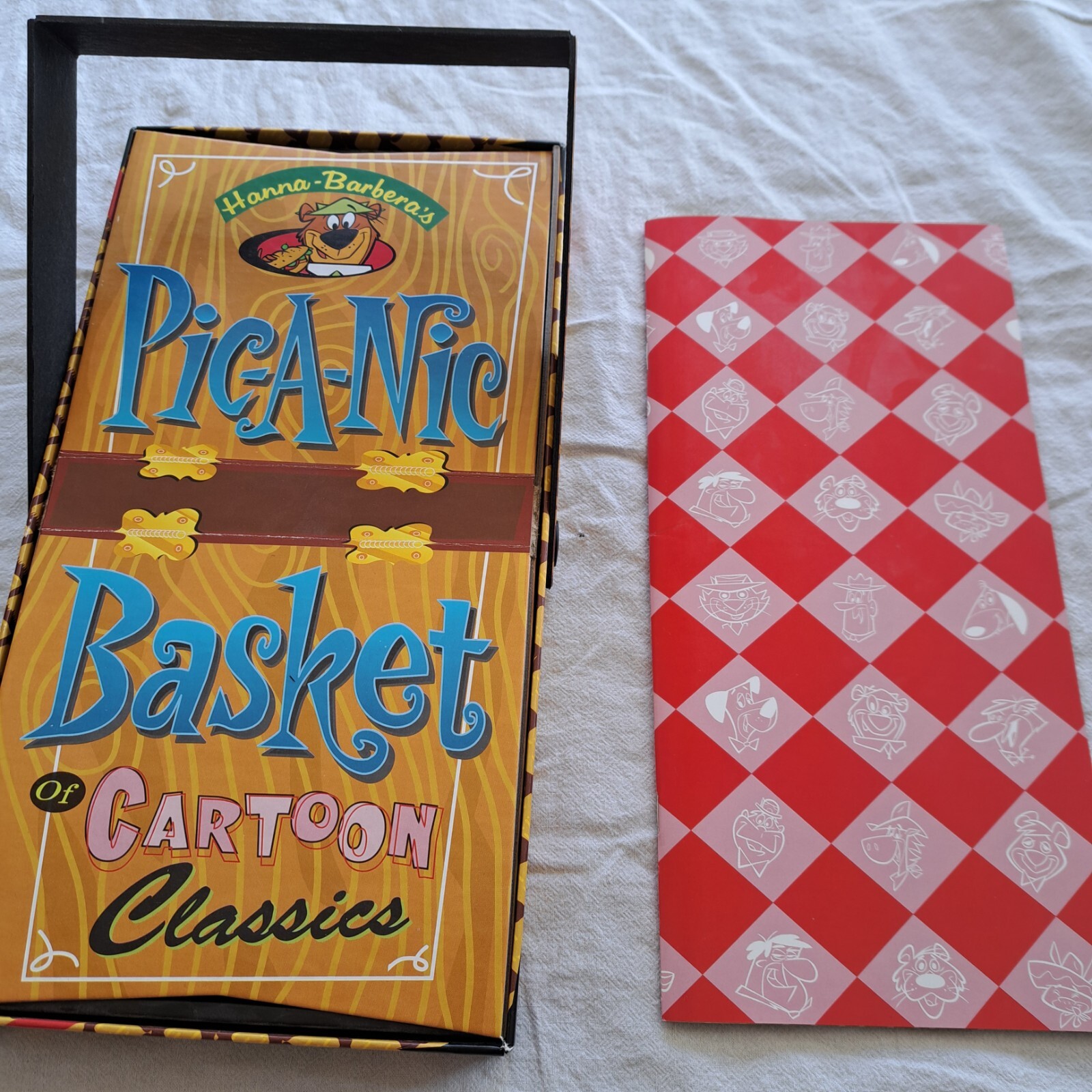 Hanna Barbera's Pic A Nic Basket Of Cartoon Classics 4 CD box set with