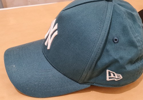 NEW YORK NY NEW ERA 9FORTY Aqua & WHITE STRAPBACK CAP NYC HAT Free Post - Picture 3 of 7