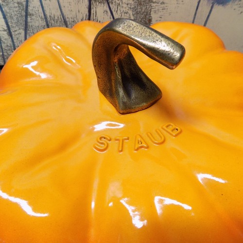 Staub Enameled Cast Iron - Fall Pumpkin Cocotte - Dutch Oven 3.5 Quart RARE - Picture 2 of 21