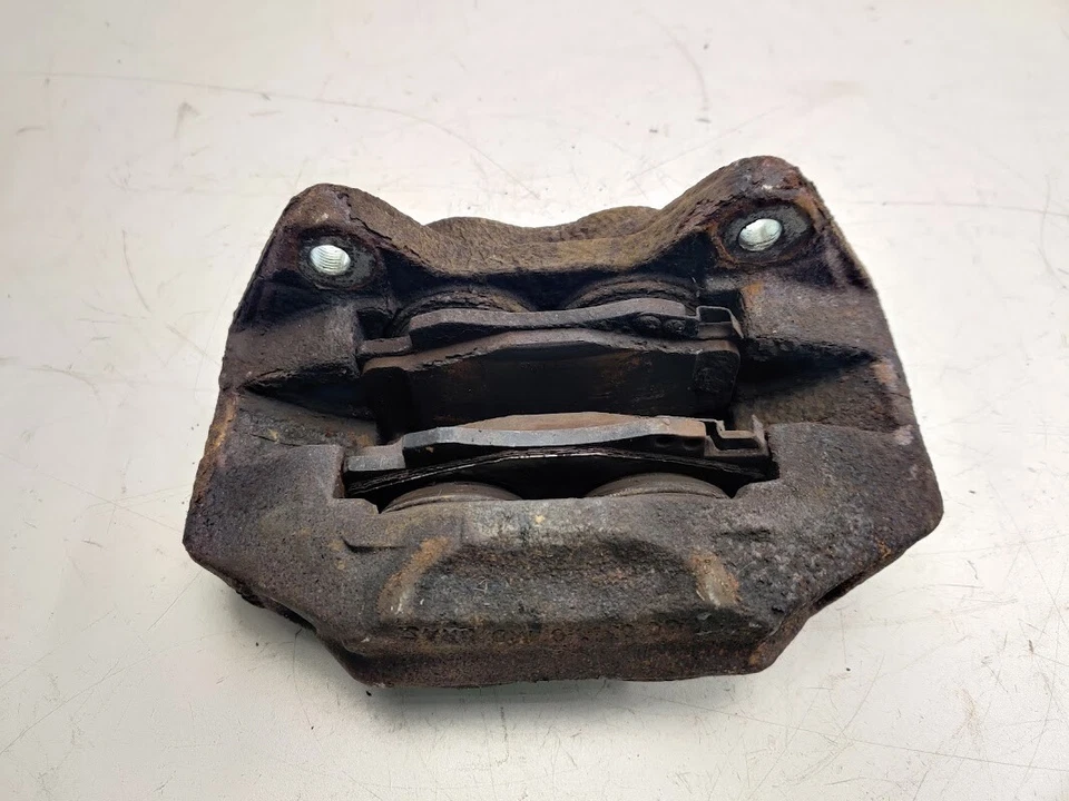 PINZA FRENO DELANTERO DERECHO TOYOTA HILUX 3.0 Foto 2 de 2