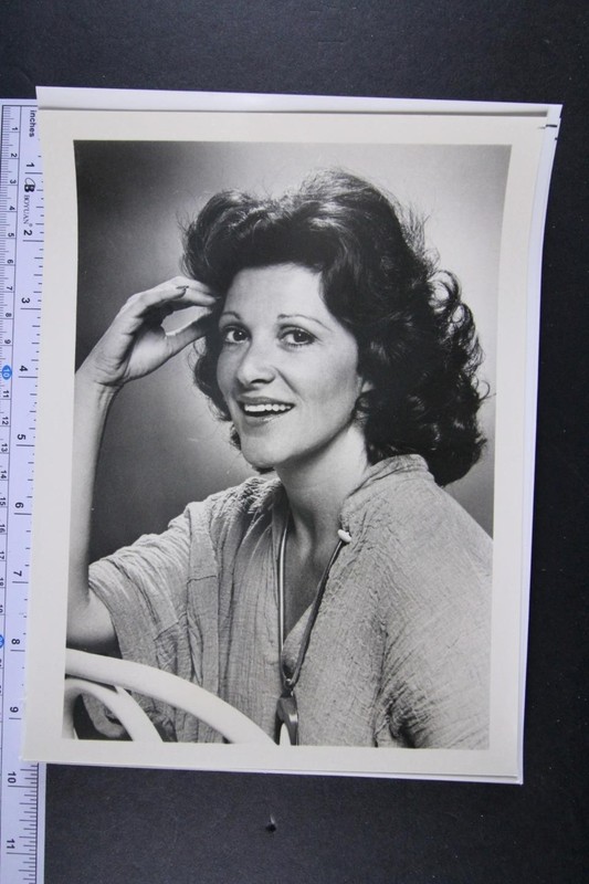 Five 1976 ALICE Type 1 TV Press Photos~VIC TAYBACK~LINDA LAVIN~HOLLIDAY~(id3247)