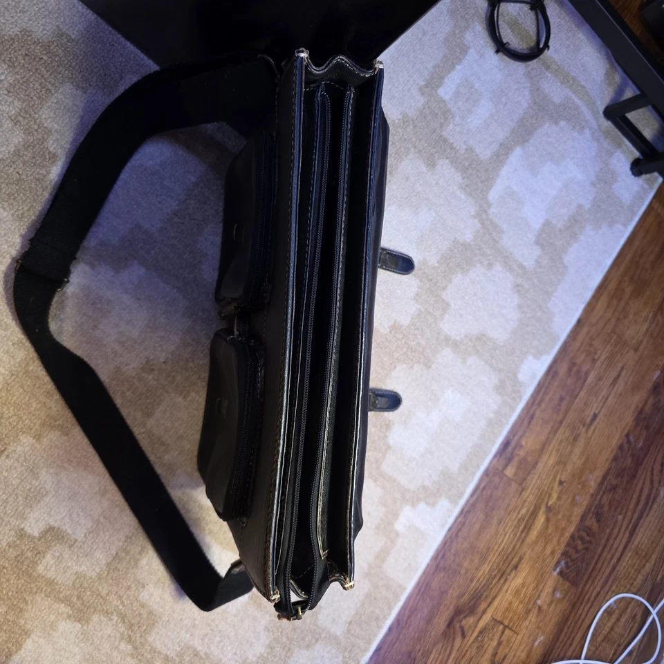 Bolso mensajero de cuero Wilson's aspecto de cuero envejecido Foto 3 de 4