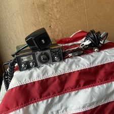 Vintage Realistic TRC-432 CB Radio w/ Microphone Mount Bracket Untested