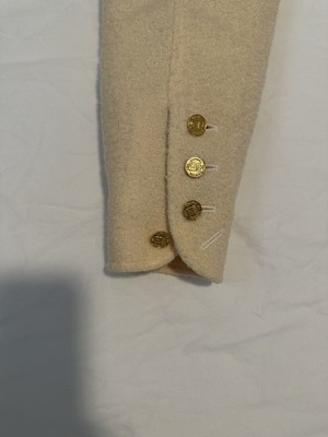 Chanel Boutique Beige Wool Jacket Size 36 Lined Silk Gold Button Short