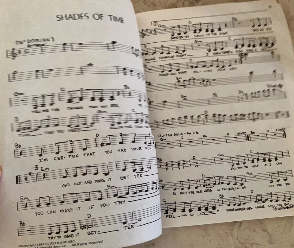Libro de partituras vintage de guitarra SANTANA AÑOS 60 70 fotos icónicas rock latino Foto 4 de 4