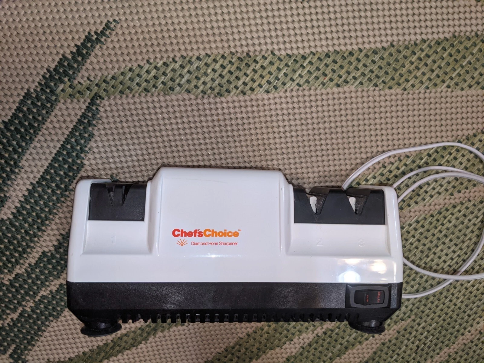 Chefs Choice Professional Model 100 Diamond Hone Knife Sharpener Trizor Edge