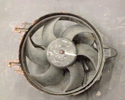 H833/    Ford Fiesta 3 Mk III  Elektolüfter Lüfter für Kühler Wasserkühler