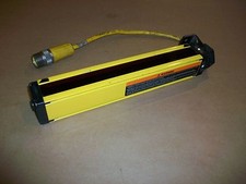 Banner Mini-Screen Light Curtain Emitter MSE824YP