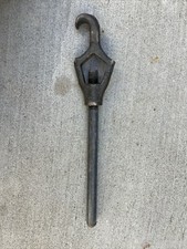 Llave de boca de incendios Jones vintage. Bronce con mango de acero ajustable.