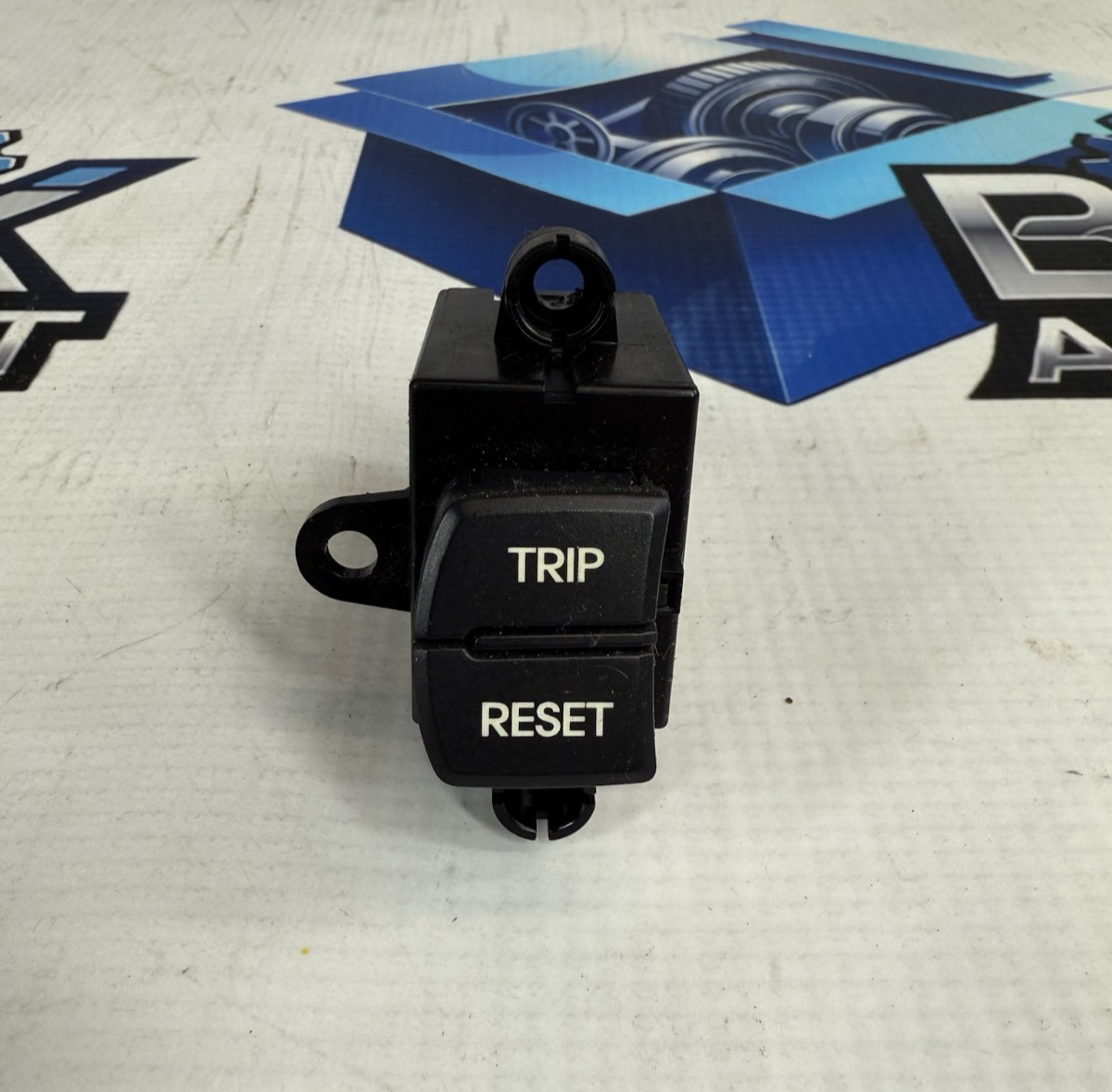 2010-2016 HYUNDAI GENESIS COUPE TRIP RESET SWITCH CONTROL OEM - 20200-8373