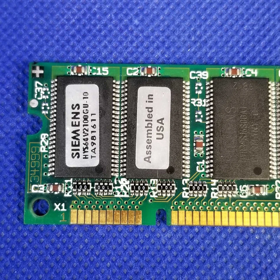 Siemens HYS64V2100GU-10 SDRAM 168-Pin 128MB PC100 DIMM Desktop Memory Module - Image 2 of 3