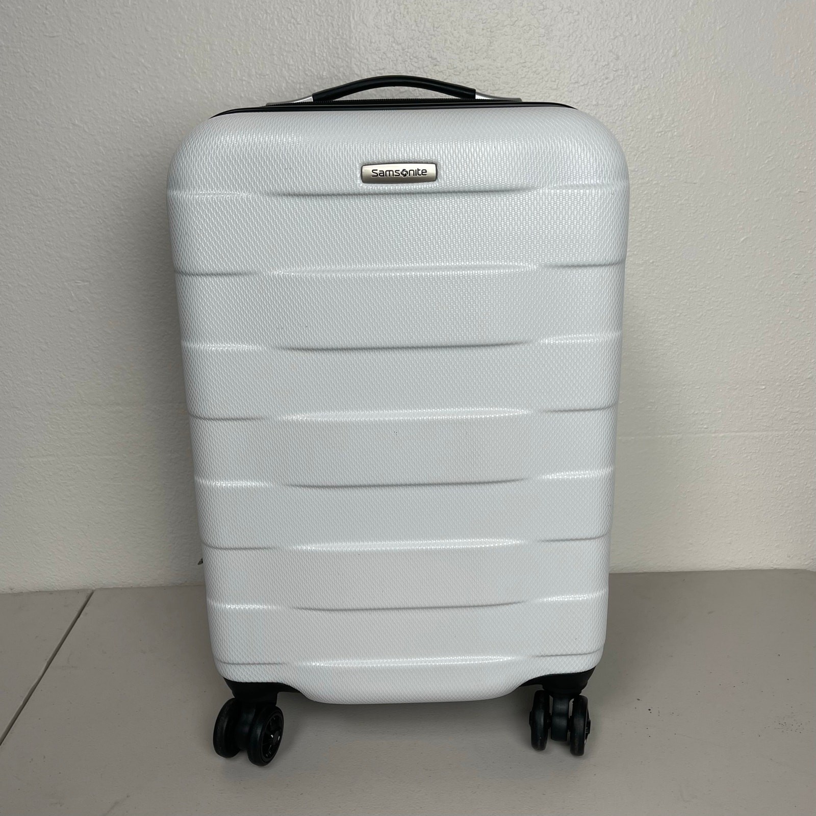 Samsonite Omni PC Hardshell Expandable Luggage Spinner Wheel Travel Carry-On 20"