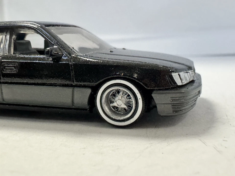 Matchbox 1994 Lexus LS 400 Preto #26 Mainline 2024 Troca de Roda Solta Lowrider - Imagem 2 de 4