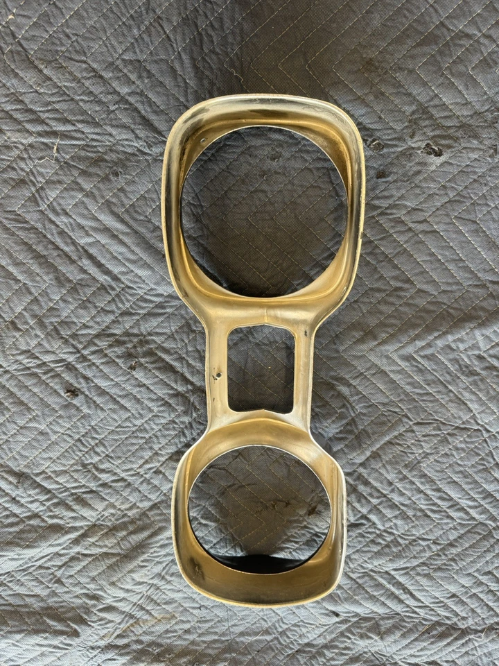 Oldsmobile Cutlass Supreme 442 LH 1967 usado bisel de faros de aluminio (sin muesca) Foto 4 de 4