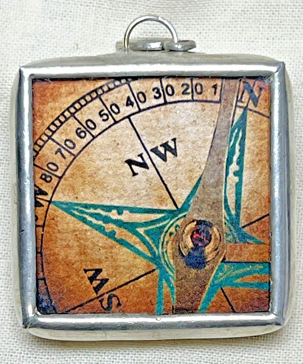 Jewel Kade Club NEW DIRECTIONS Charm APRIL 2013 COMPASS W/BAG & CARD VGC View 3