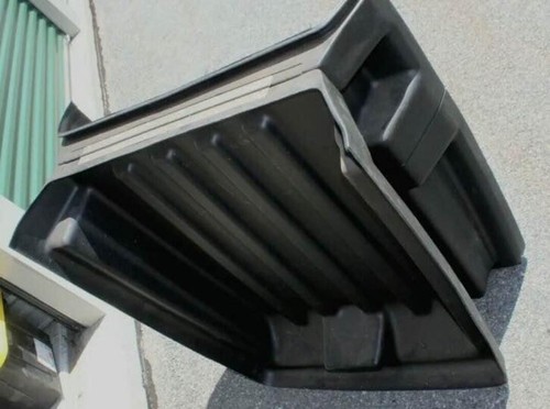 Hinged Lid for 1 Cubic Yard Rubbermaid 1317 Tilt Trucks Black