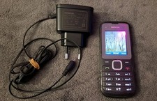 Nokia  C1-01 mit Ladegerät