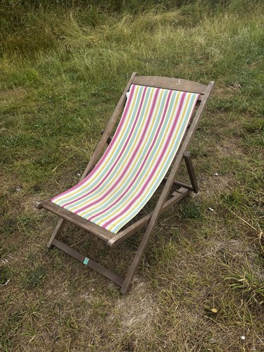 Traditioneller Vintage Liegestuhl