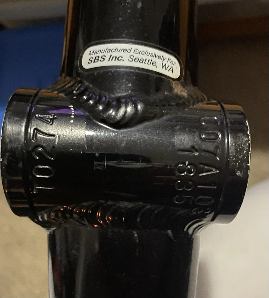 BMX Redline 车架黑色轻便耐用碳铝结构 — 第 4/4 张图片