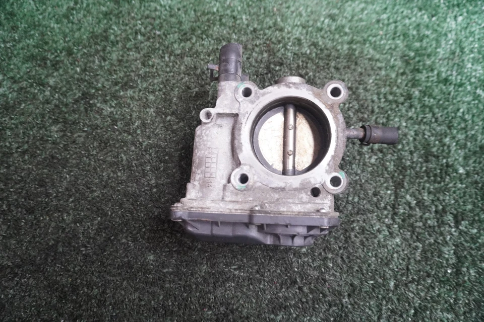 Hyundai Veloster 2014 2015 carrocería del acelerador del motor de 1,6 L fabricante original 95 k millas 351002B300 Foto 2 de 4