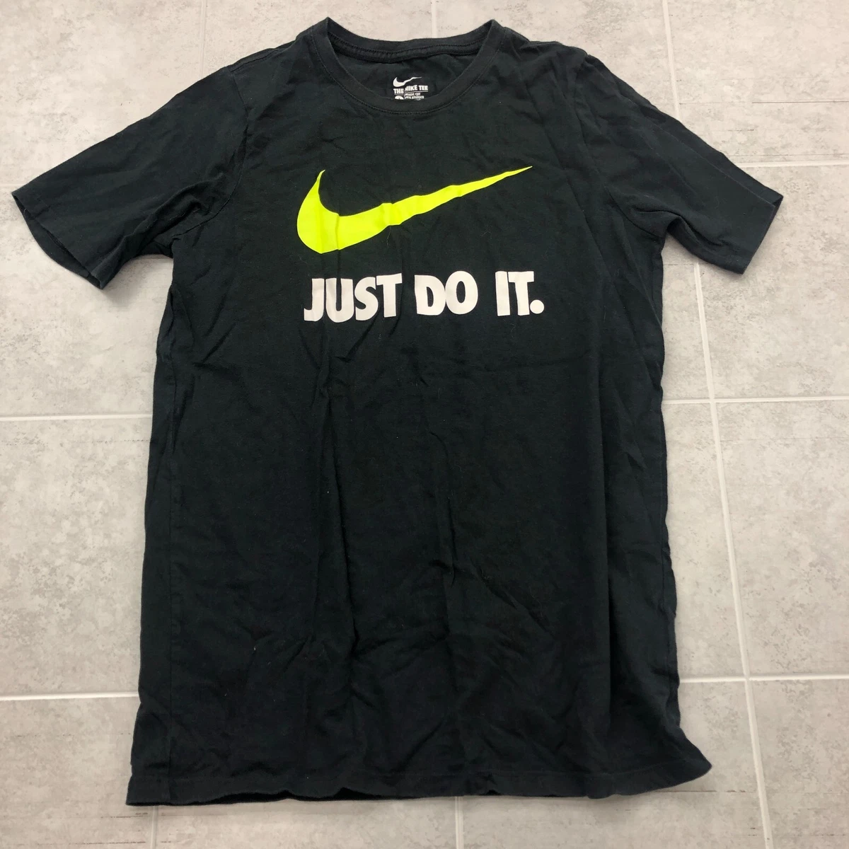 Nike shirt hotsell black and yellow