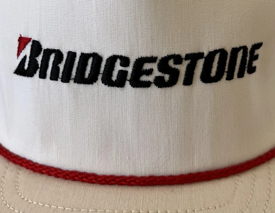 Sombrero Bridgestone Nuevo sin Etiquetas De Colección SnapBack Blanco Rojo Trenza Negro Bloque Deletreado Foto 2 de 4