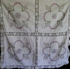 Vtg Handmade Embroidered Lace Flower Table Cloth Topper Linen Bl Square 32 x32