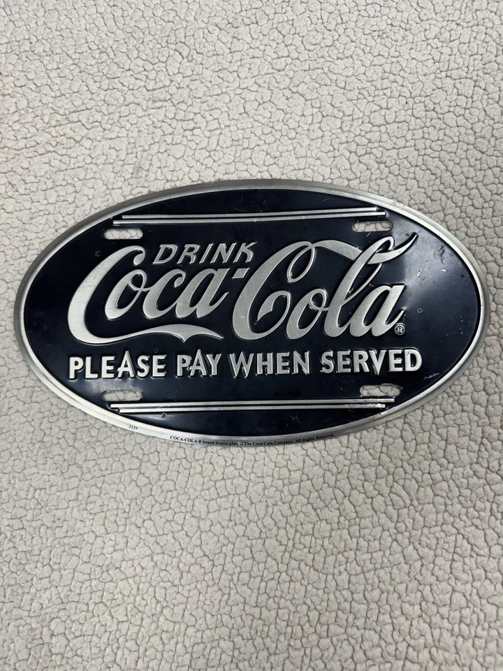 Letrero de metal publicitario ovalado vintage de bebida Coca Cola, paga cuando se sirve 12" Foto 3 de 3
