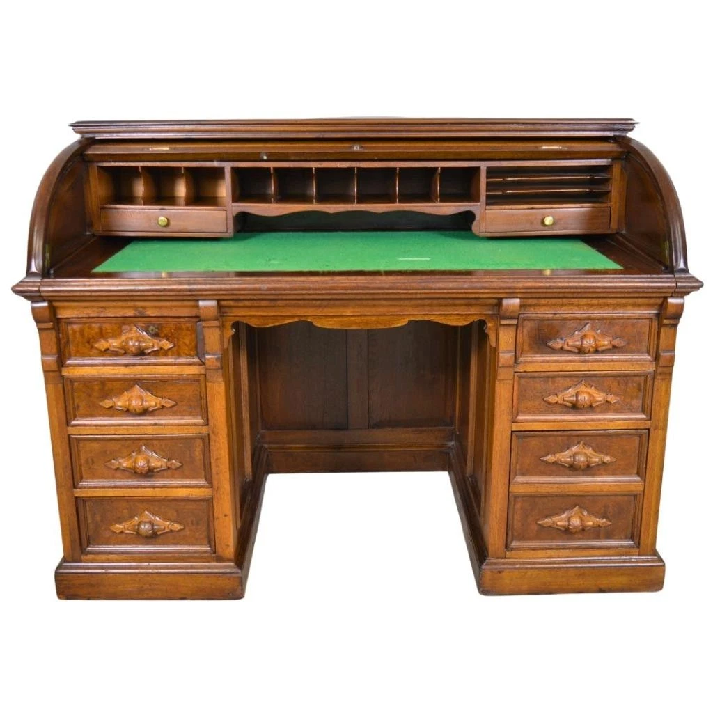 Vintage Roll Top Desk In Antique Desks & Secretaries (1900-1950