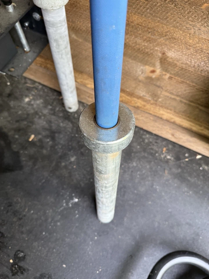 PRX Bar And Weight Set …..Bar,45’s,35’s, 25’s, 10’s - Image 4 of 4