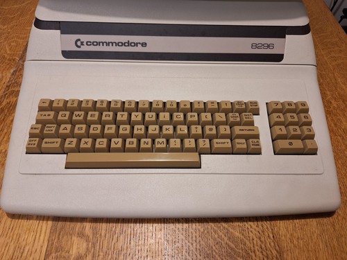 Commodore CBM 8296 - Verzamelaars Object - Photo 8/24