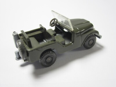 Wiking 11-3 D  /  Jeep Geländewagen / runde Haube / olivgrün // Chassis silber