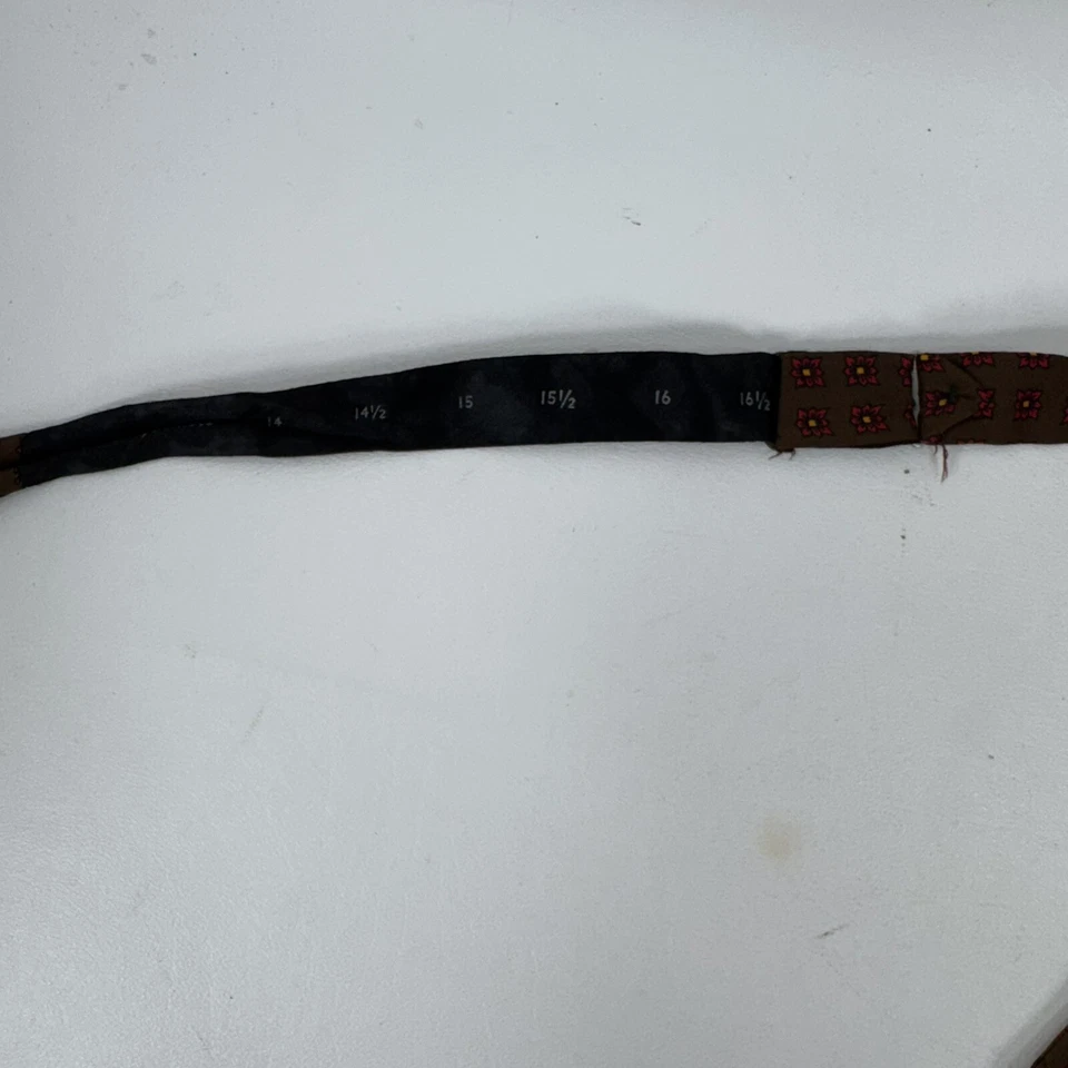 Pajarita de seda con estampado floral rojo y amarillo Rivetz of Boston marrón Foto 4 de 4