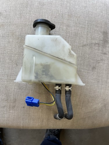 08 09 10 MITSUBISHI FUSO FE BRAKE FLUID RESERVOIR 