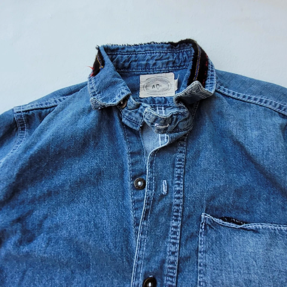 Camisa Denim Anthropologie Artisan De Luxe ADL Bordada Retazos Talla XS Foto 3 de 4