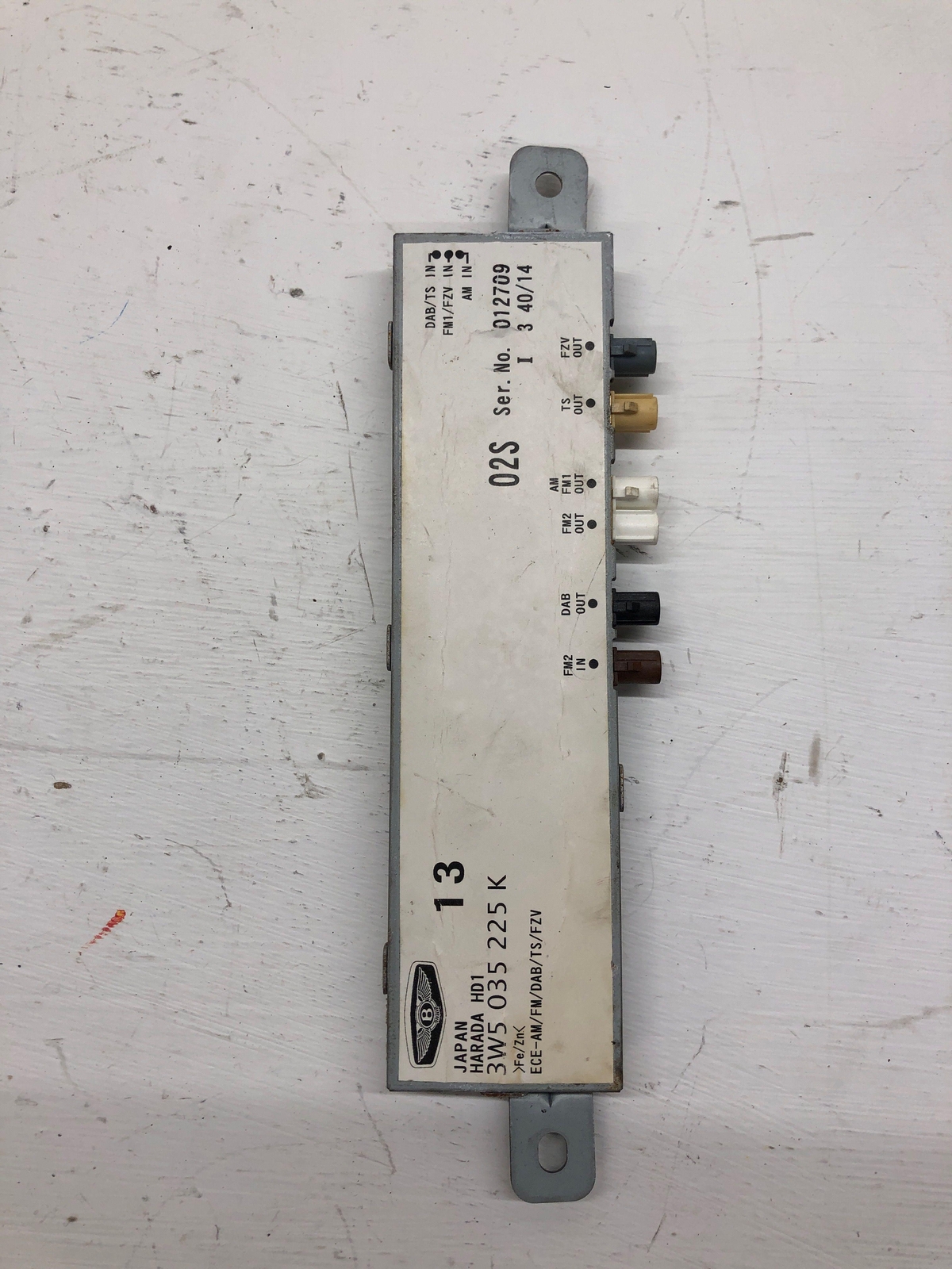 2013 - 2019 BENTLEY FLYING SPUR OEM ANTENNA AMPLIFIER CONTROL MODULE 3W5035225K