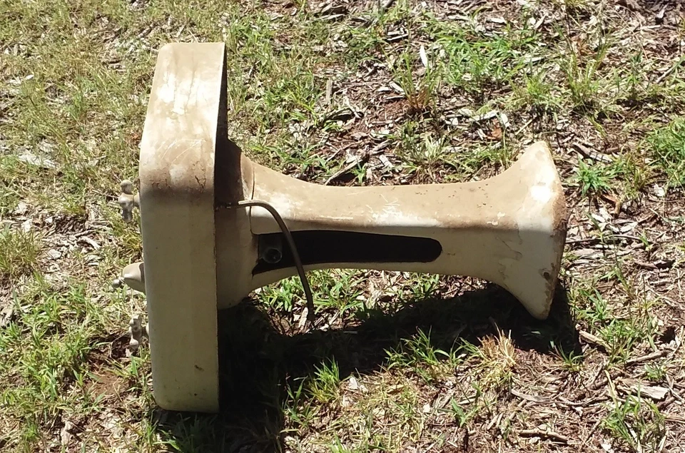 1920's American Standard Vintage Pedestal Sink - Image 2 of 4