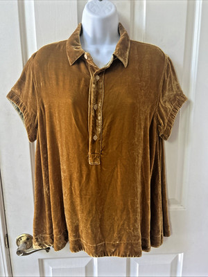 CP Shades Sz Medium Gold Velour Shirt Henley Button Short Sleeves Rayon Silk