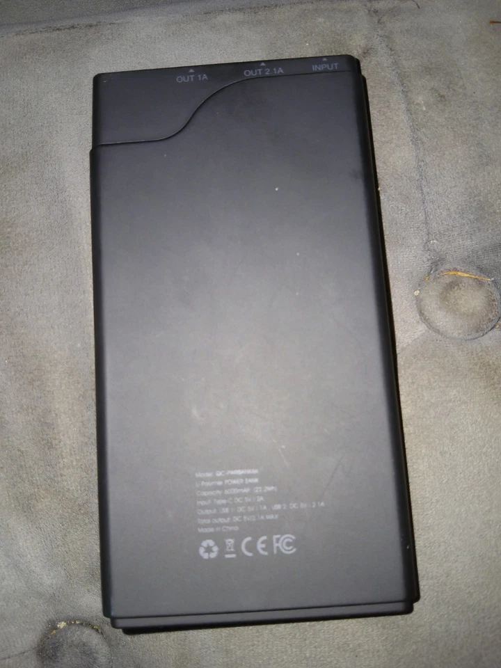 Banco de energía portátil multipuerto Quikcell PowerFuel (10K mAh) - negro Foto 2 de 2