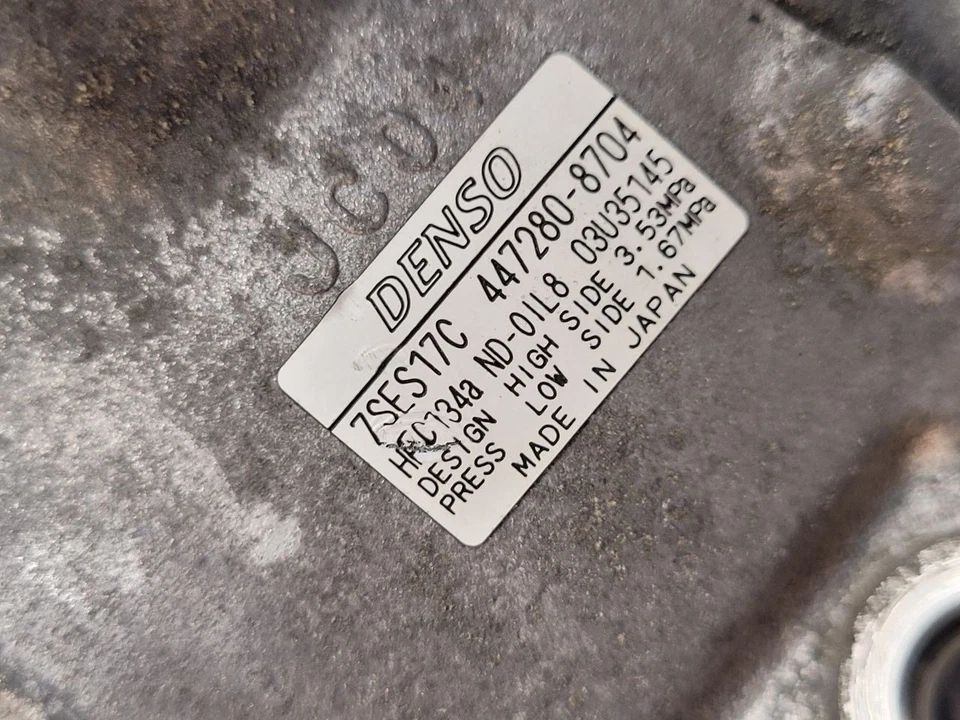 Toyota RAV 2017 4 compresor de aire acondicionado Foto 3 de 4