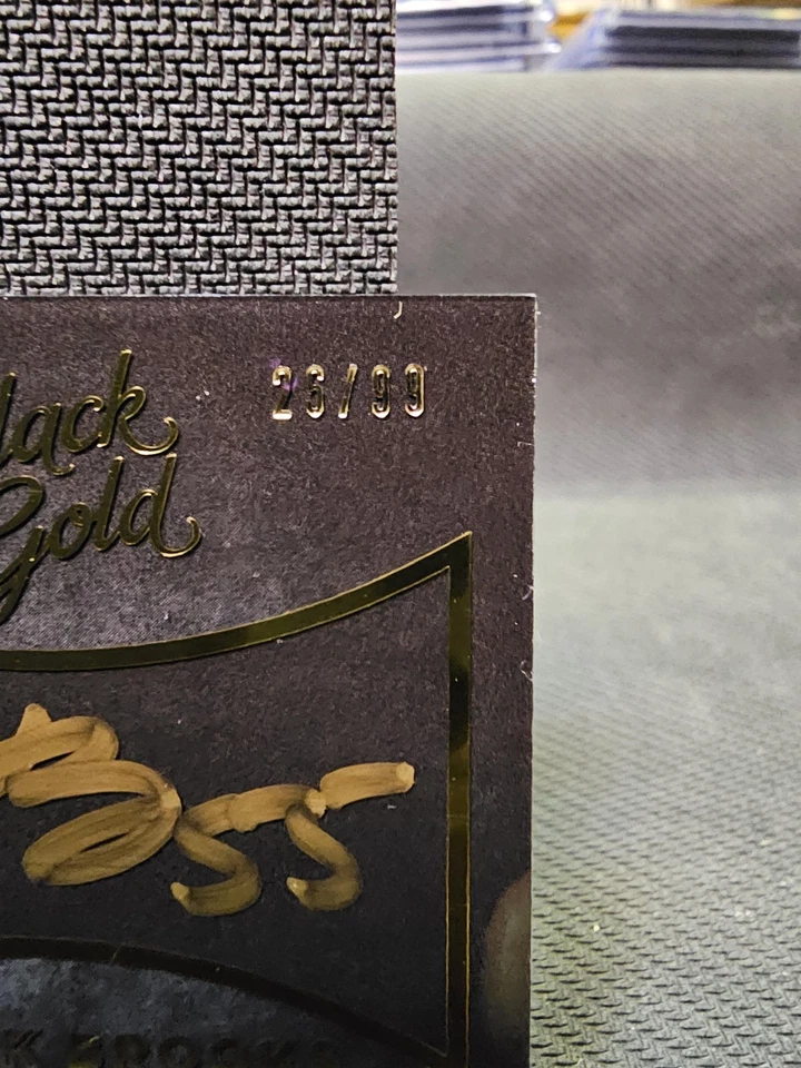 🇨🇦 2015 Panini Oro Negro NFL Derrick Brooks 25/99 Casi Nuevo Gema En Tarjeta Autógrafo Foto 2 de 4