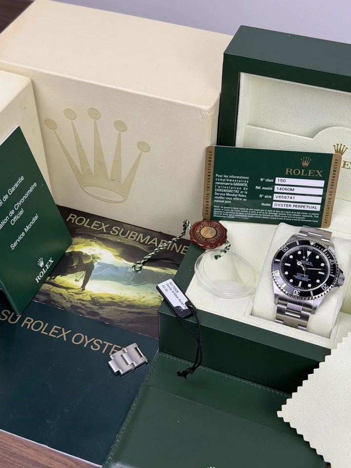 Rolex Submariner | 14060M | V Serial Full Collectors Set | 4 Liner | 2010 - Image 2 of 4
