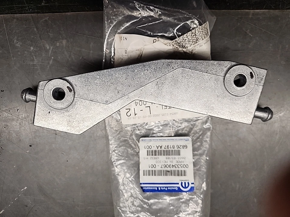 68268197AA MOPAR ВЫХЛОПНОЙ КРОНШТЕЙН ПОДВЕСКИ 19-26 RAM - Изображение 2 из 3