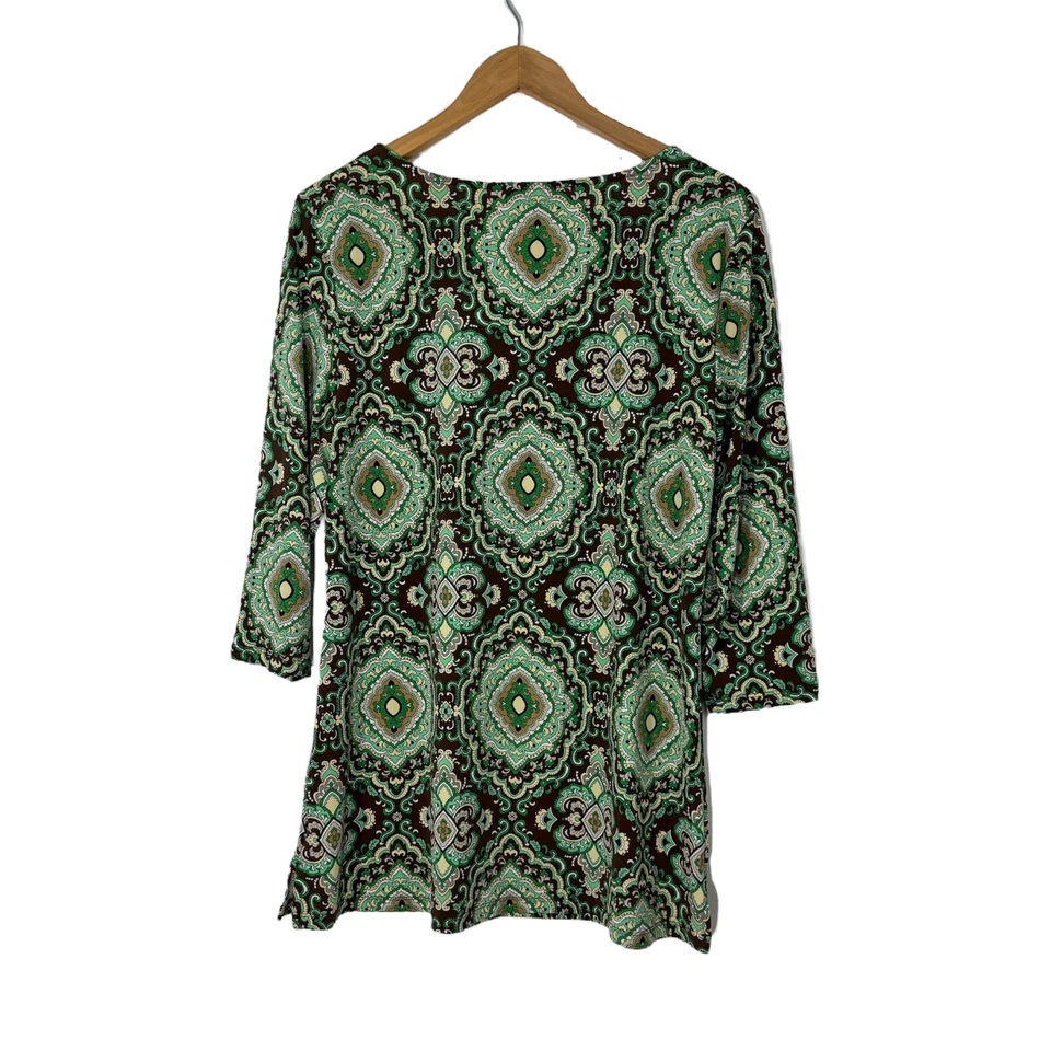 Top túnica Charter Club para mujer talla grande verde estampado cachemira detalle cuello barra Foto 2 de 4