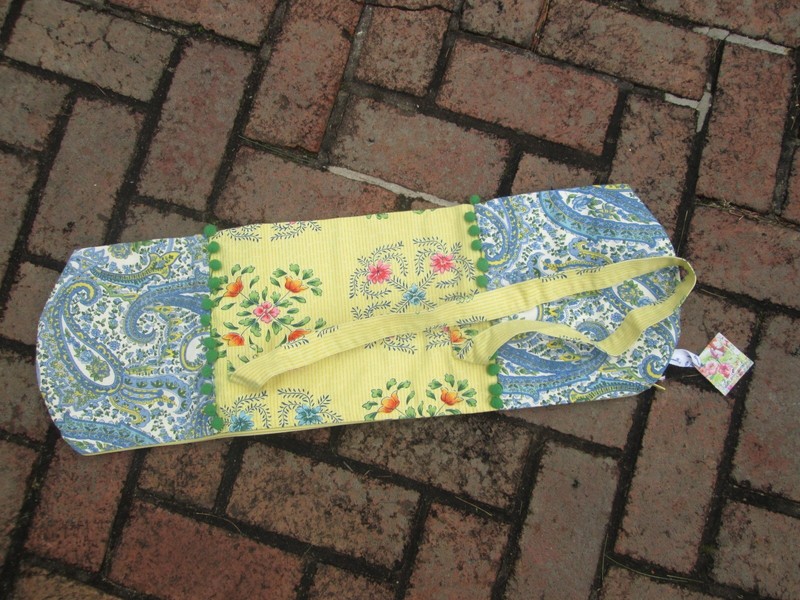 APRIL CORNELL YOGA MAT ROLL GYM BAG CARRIER YLW BLUE FLORAL WORKOUT POMPOM TAG